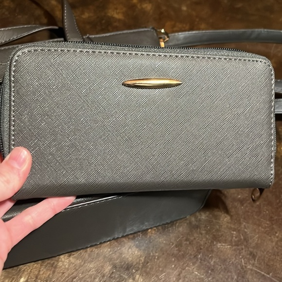 Dark Gray Purse with Bow and Matching Wallet - Picture 6 of 8